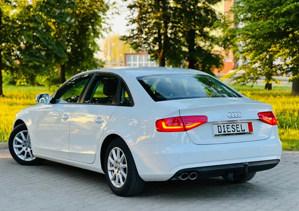 Audi A4 cena 47900 przebieg: 204535, rok produkcji 2013 z Ząbki małe 742